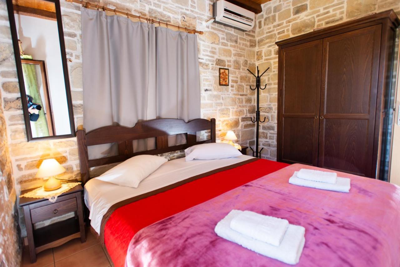 Sivas Apartments-Studios,Sigelakis With Very Nice View Exteriör bild