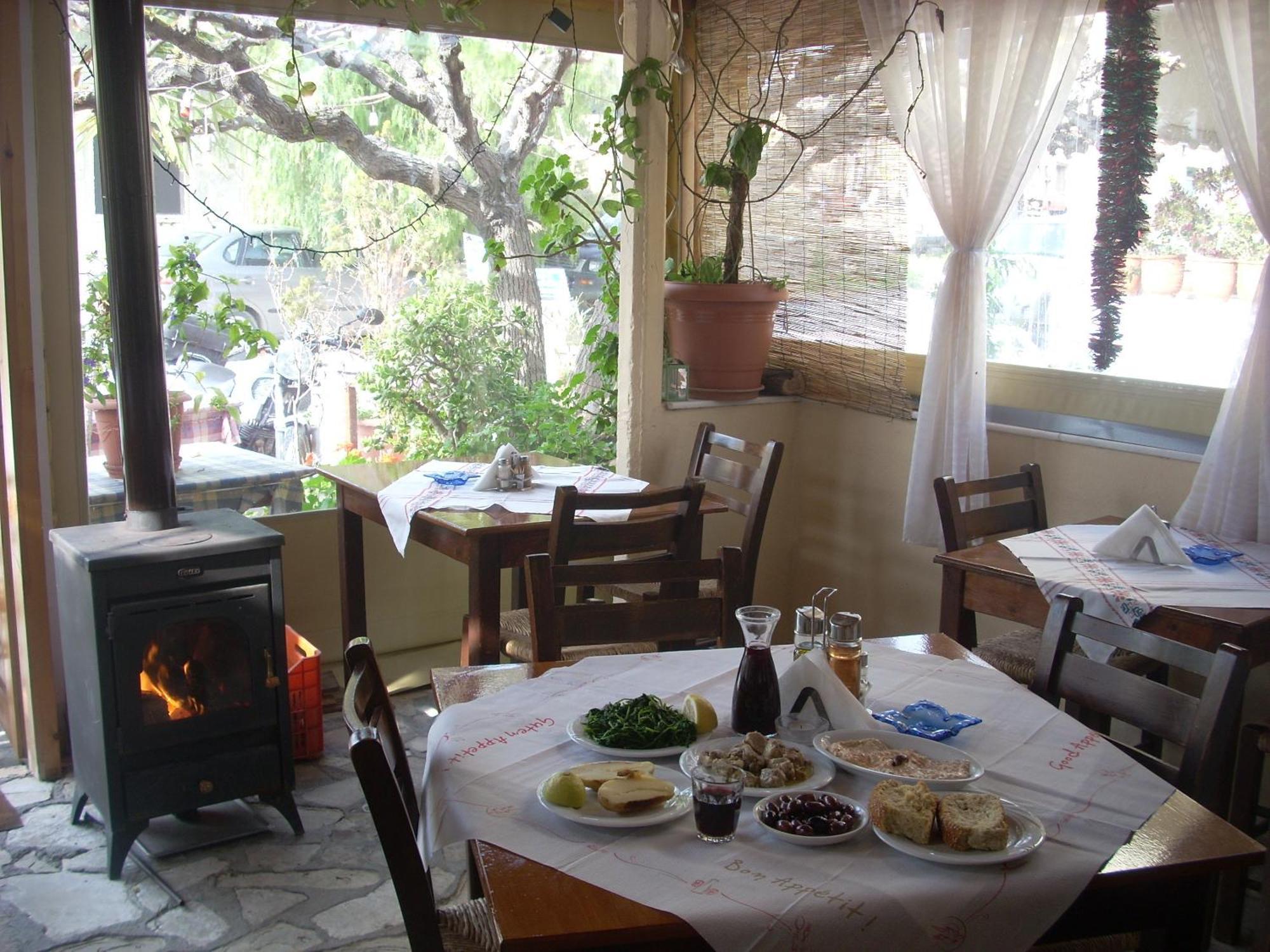Sivas Apartments-Studios,Sigelakis With Very Nice View Exteriör bild
